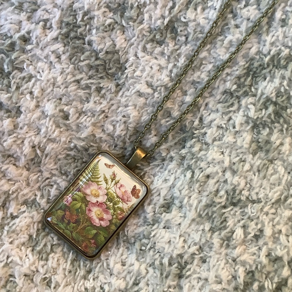 Botanical Peonies Vintage Style Floral Glass Cabachon Pendant Necklace NWT 18”